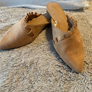 Universal Tan Flats